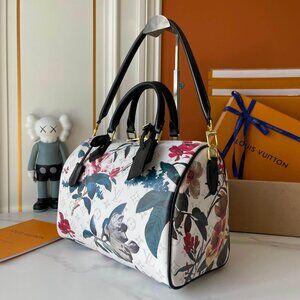 Classic Louis Vuitton Bag: A Stylish and Versatile Choice for Elegance